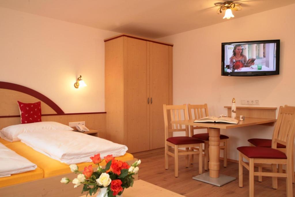 Aparthotel Waidmannsheil Kaprun Room photo